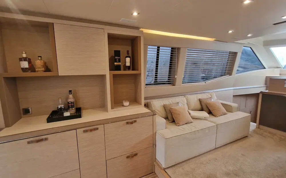 slider 10 Beneteau Monte Carlo 6