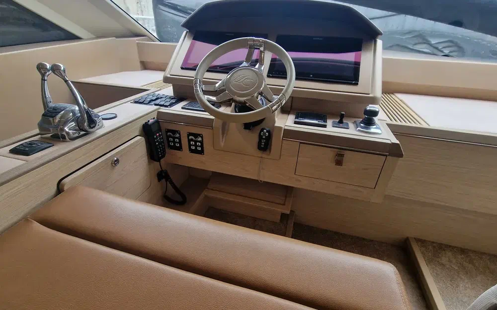 slider 12 Beneteau Monte Carlo 6