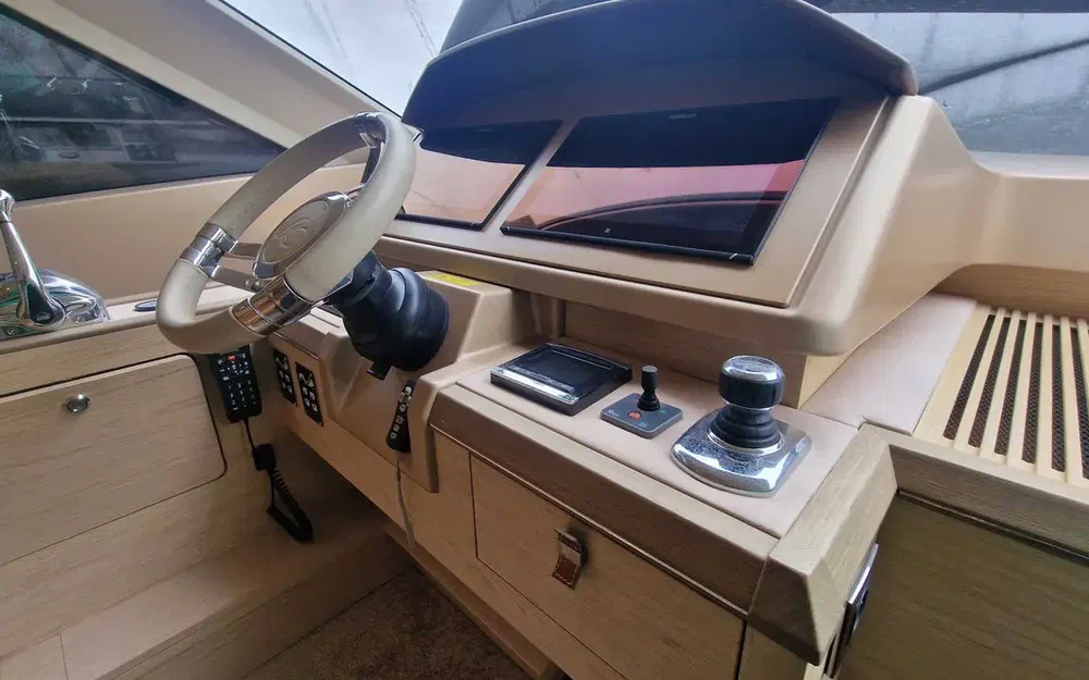 slider 13 Beneteau Monte Carlo 6