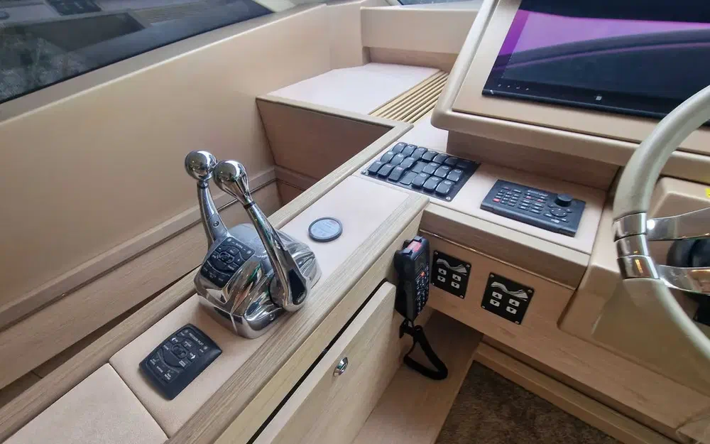 slider 16 Beneteau Monte Carlo 6