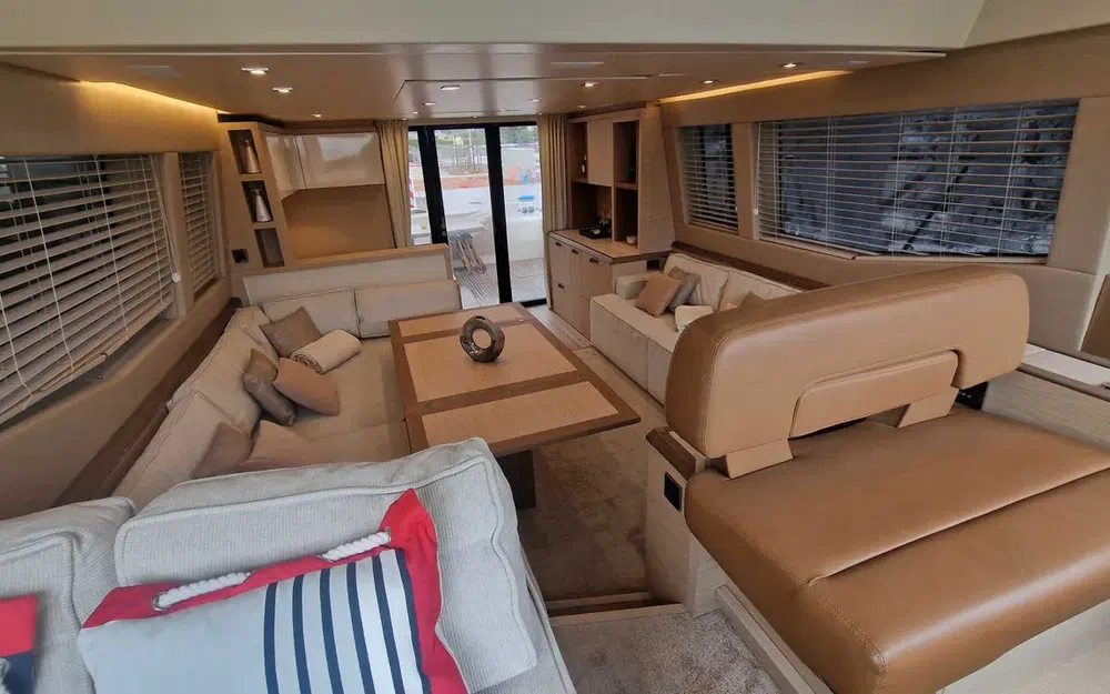 slider 18 Beneteau Monte Carlo 6