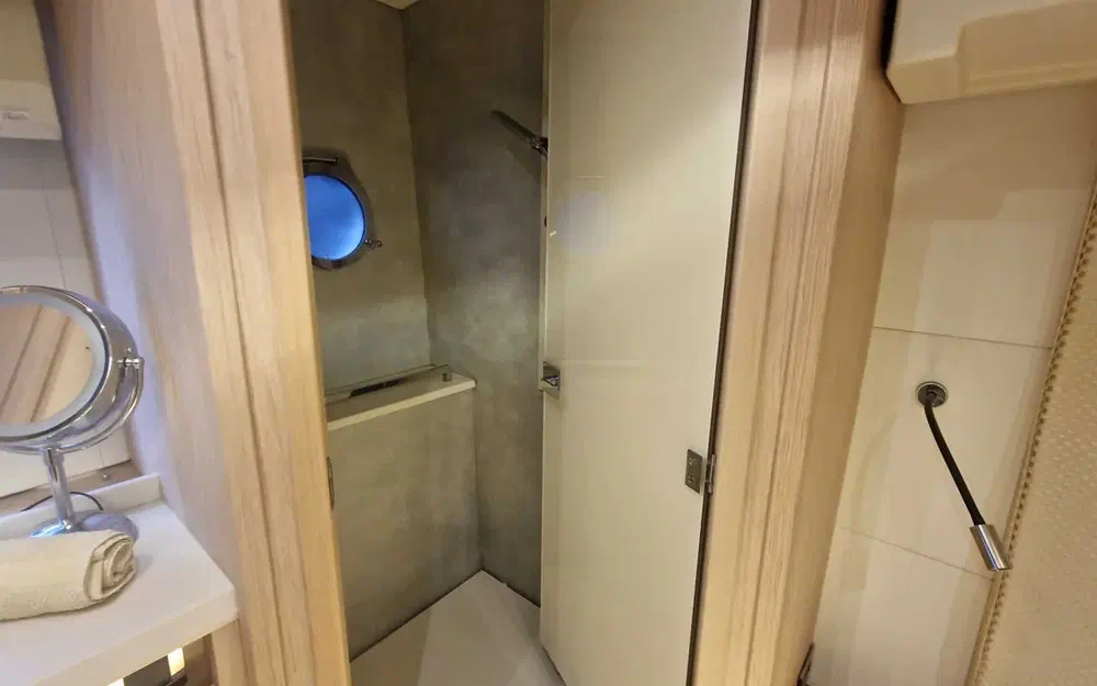 slider 26 Beneteau Monte Carlo 6