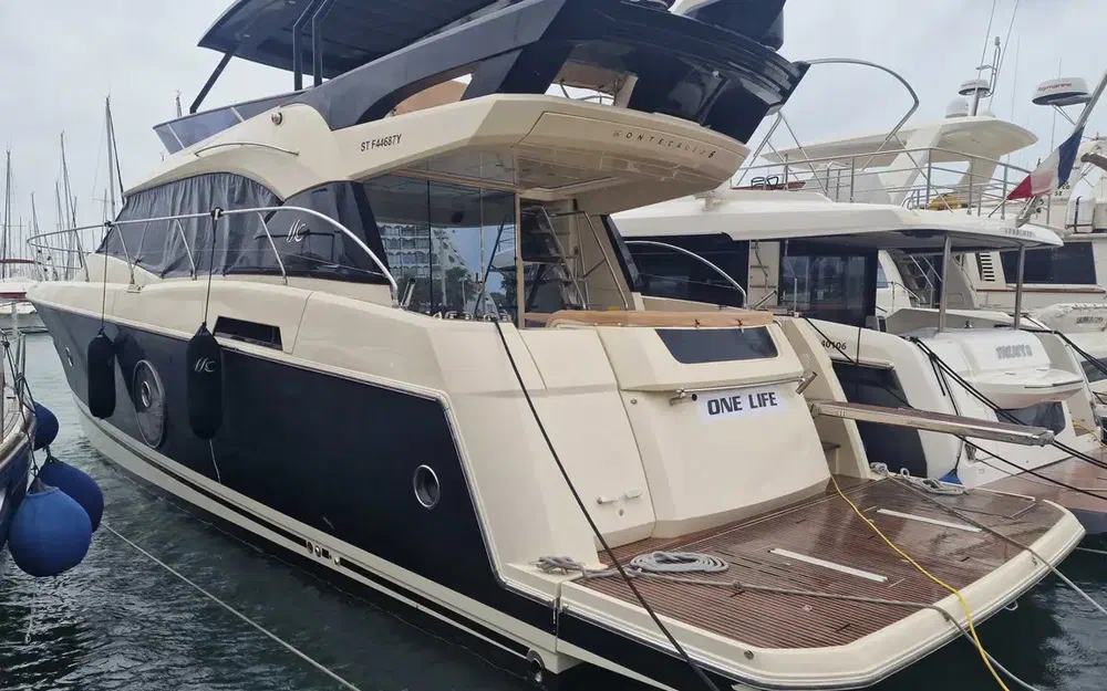 slider 2 Beneteau Monte Carlo 6