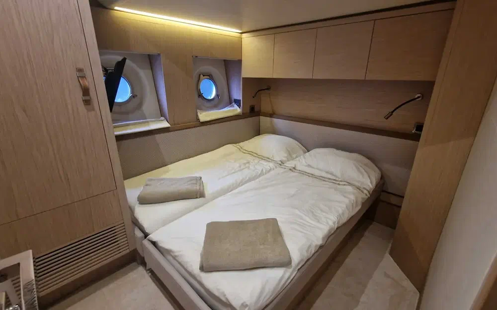 slider 32 Beneteau Monte Carlo 6