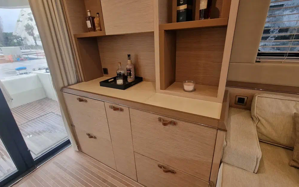 slider 6 Beneteau Monte Carlo 6