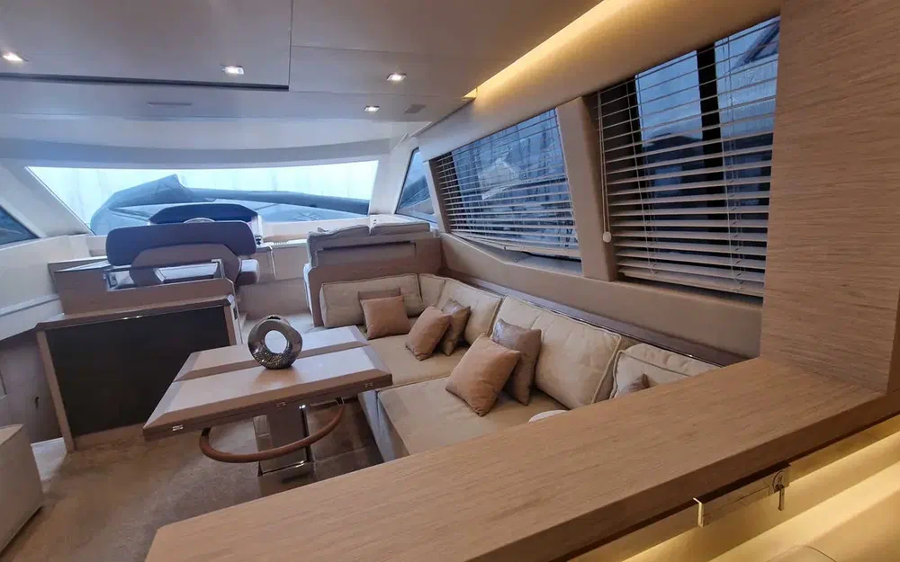 slider 8 Beneteau Monte Carlo 6