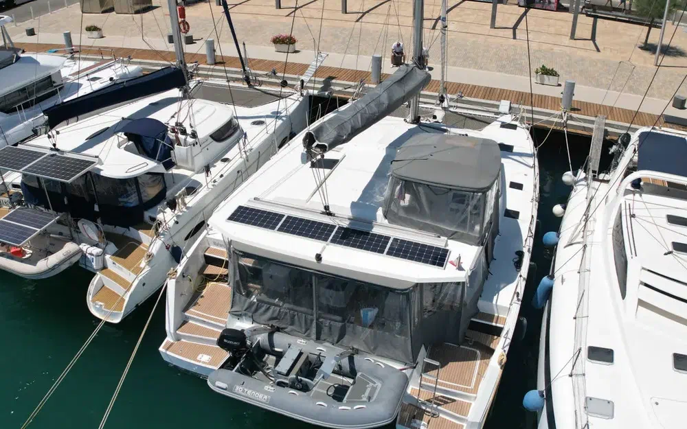 slider 0 Fountaine Pajot Astrea 42