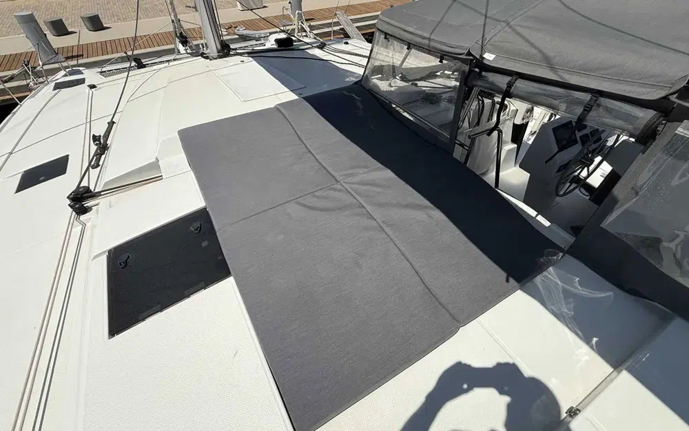 slider 9 Fountaine Pajot Astrea 42