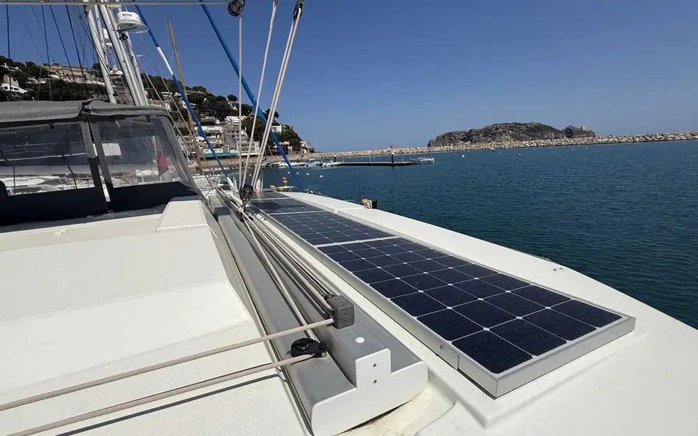 slider 10 Fountaine Pajot Astrea 42