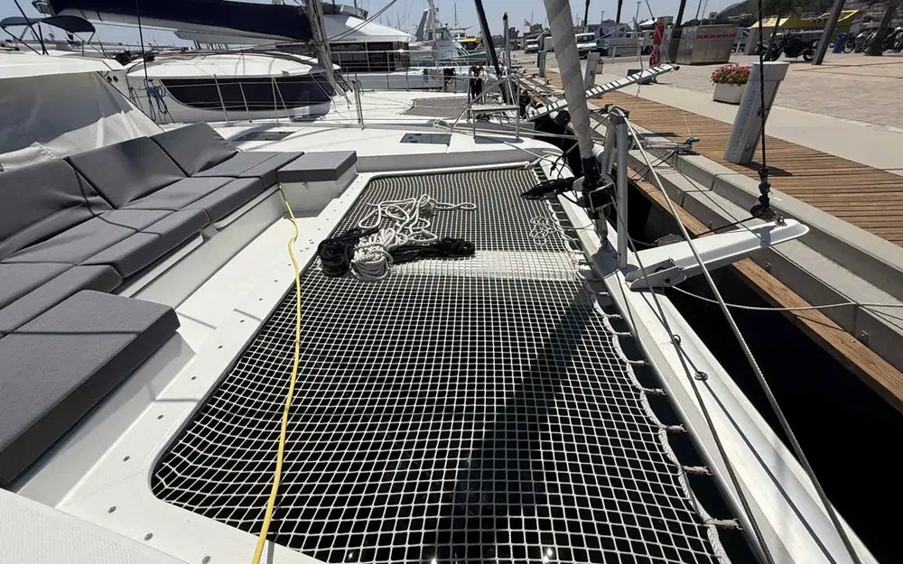 slider 14 Fountaine Pajot Astrea 42