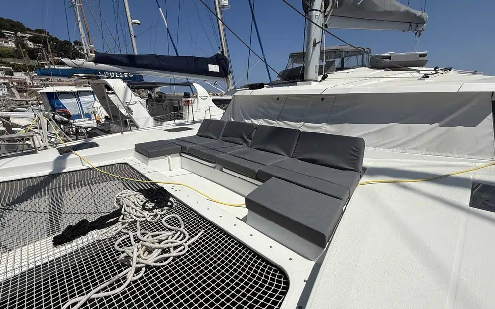 slider 15 Fountaine Pajot Astrea 42