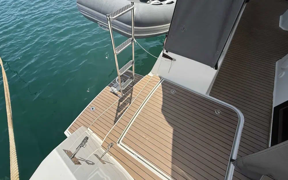 slider 20 Fountaine Pajot Astrea 42