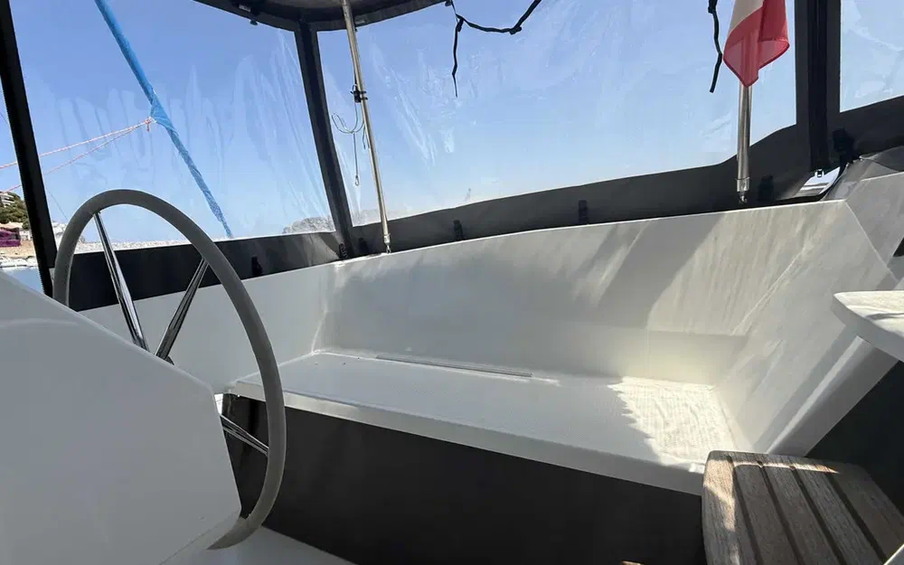 slider 7 Fountaine Pajot Astrea 42