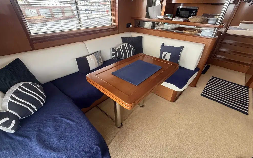 slider 16 Beneteau Swift Trawler 52
