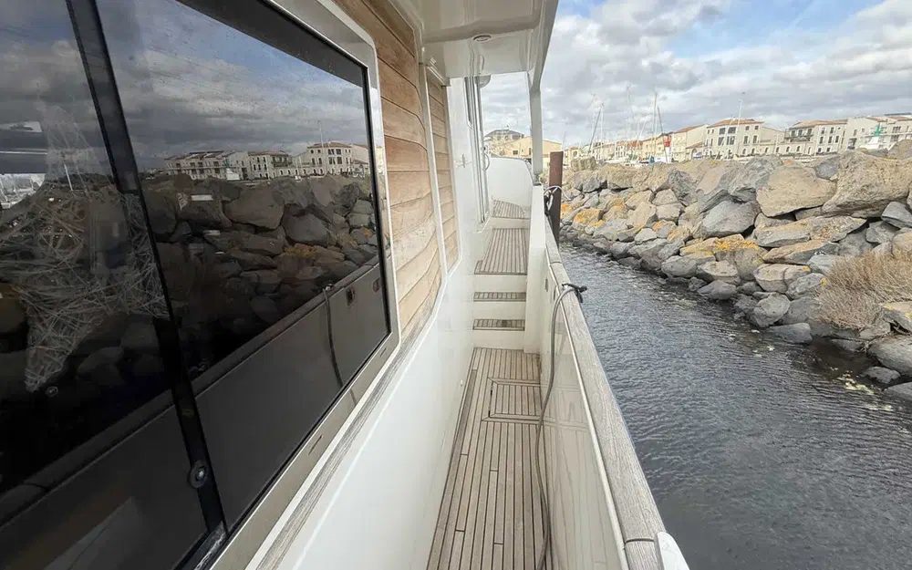 slider 4 Beneteau Swift Trawler 52