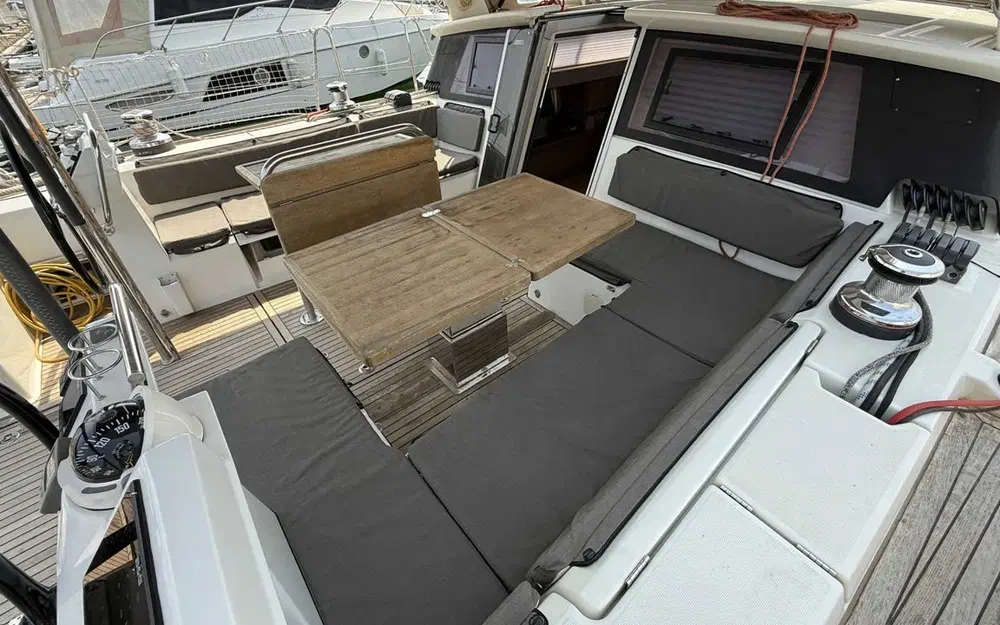 slider 12 Beneteau Sense 51