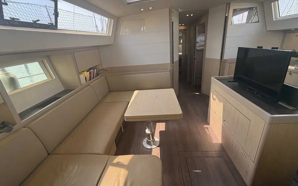 slider 24 Beneteau Sense 51