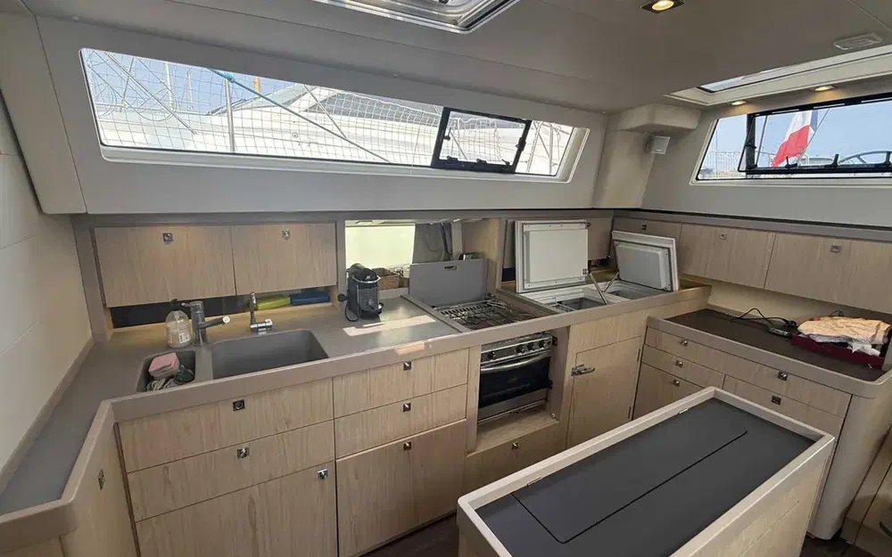 slider 27 Beneteau Sense 51
