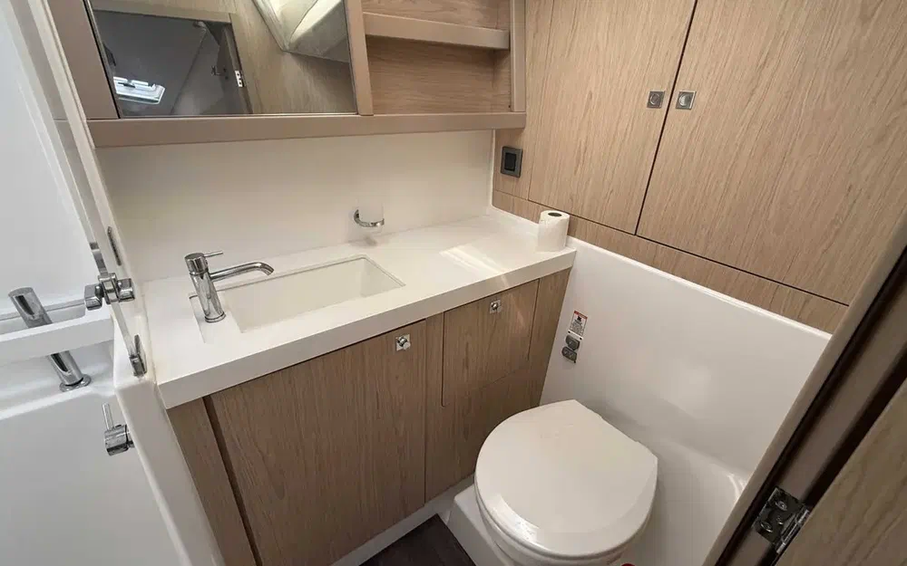 slider 34 Beneteau Sense 51