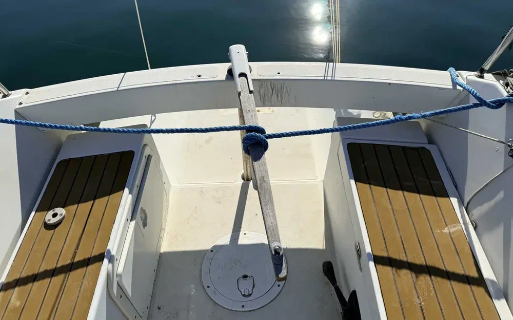 slider 9 Comar Yachts Comet 28