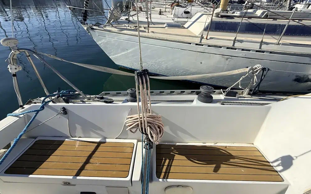 slider 11 Comar Yachts Comet 28