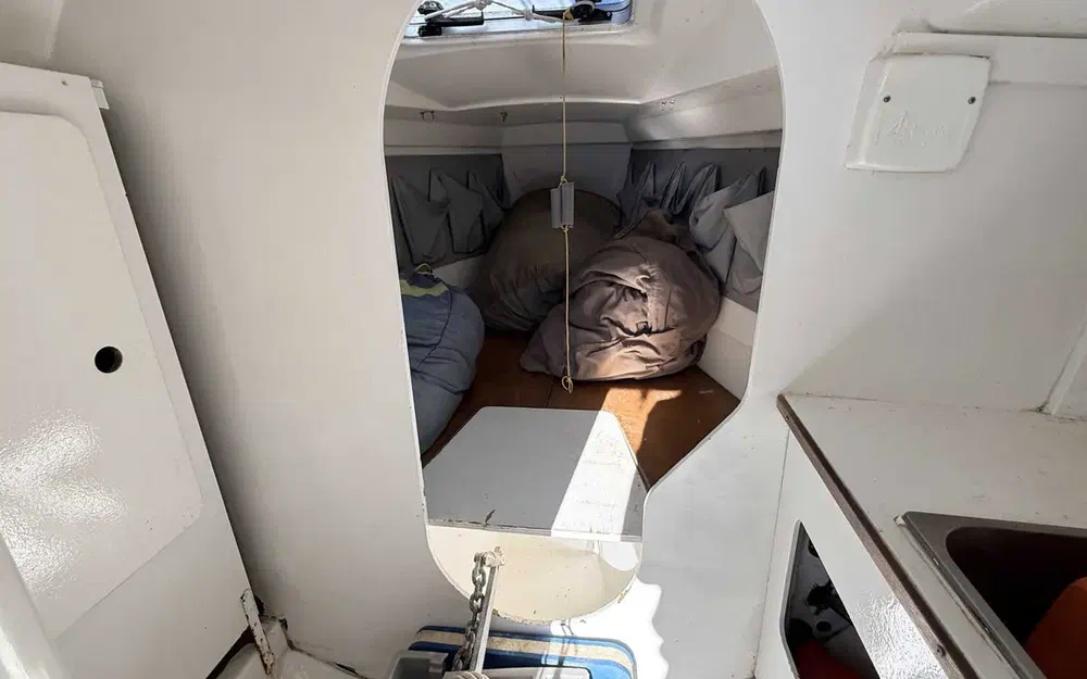 slider 17 Comar Yachts Comet 28