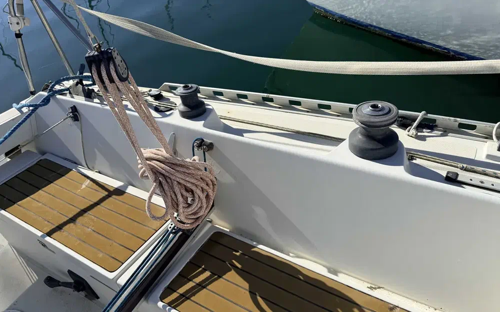 slider 23 Comar Yachts Comet 28