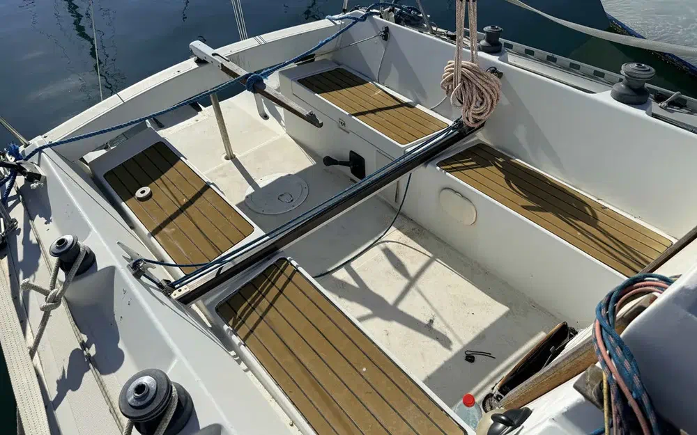 slider 8 Comar Yachts Comet 28