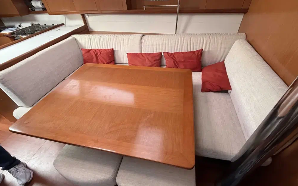 slider 13 Beneteau Oceanis 46