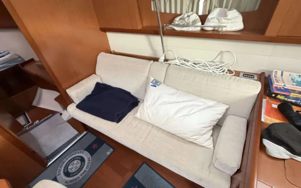 slider 16 Beneteau Oceanis 46