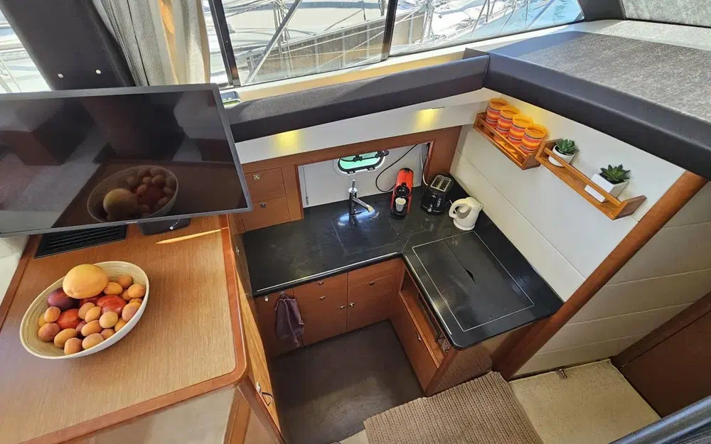 slider 9 Jeanneau Prestige 400