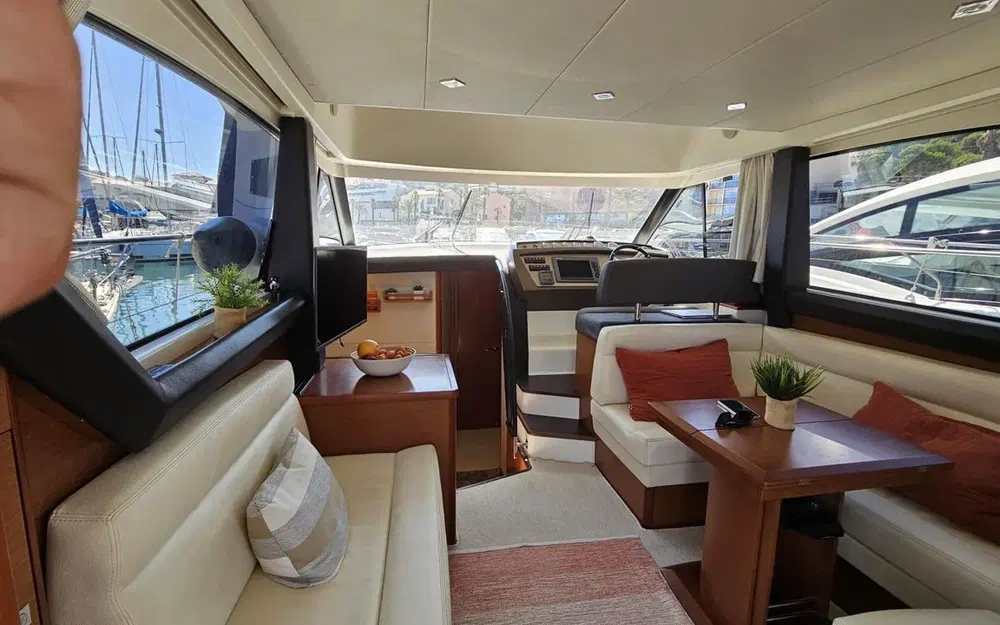 slider 5 Prestige Yachts 400