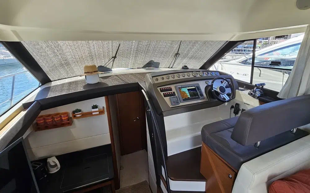 slider 7 Prestige Yachts 400
