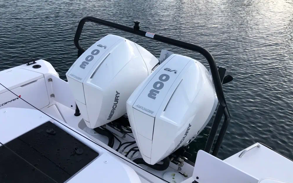 slider 3 Axopar  37 XC Cross Cabin