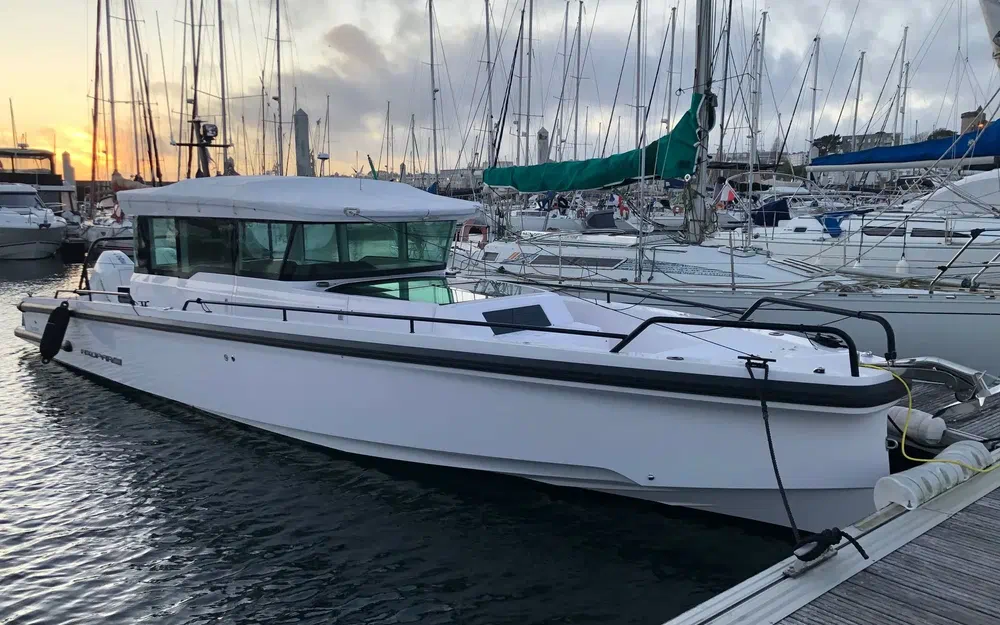 slider 8 Axopar  37 XC Cross Cabin