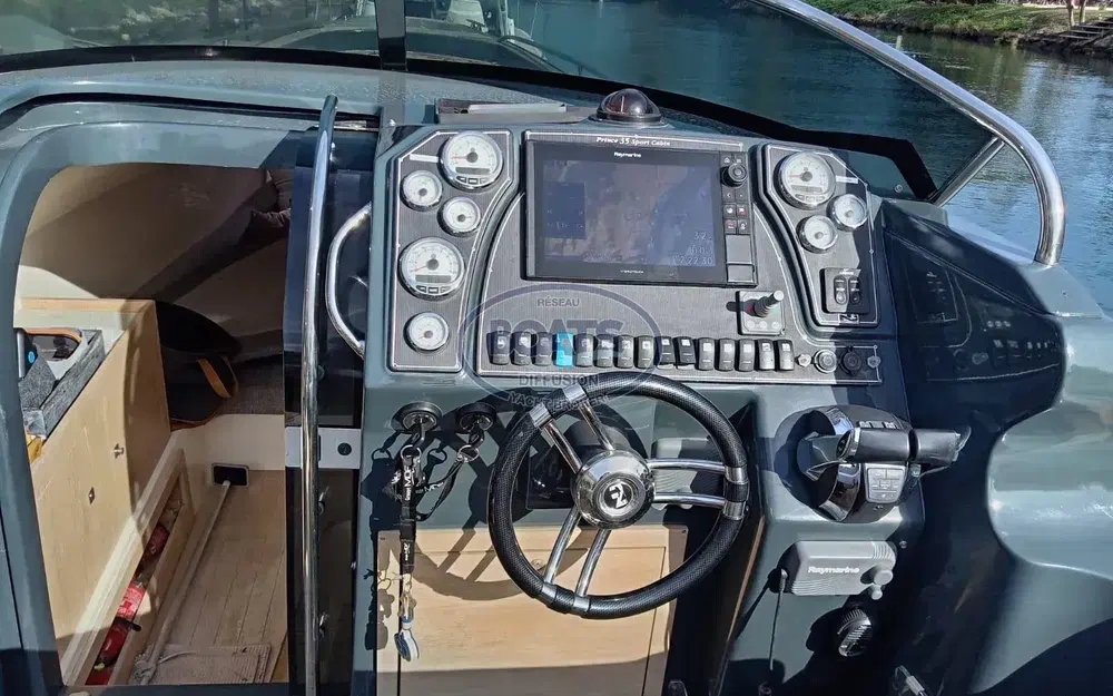 slider 5 Nuova Jolly Prince 35 Sport Cabin