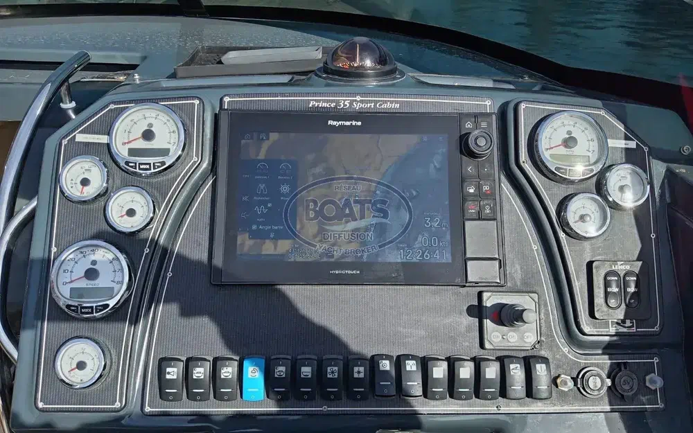 slider 6 Nuova Jolly Prince 35 Sport Cabin