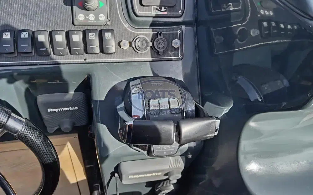 slider 7 Nuova Jolly Prince 35 Sport Cabin