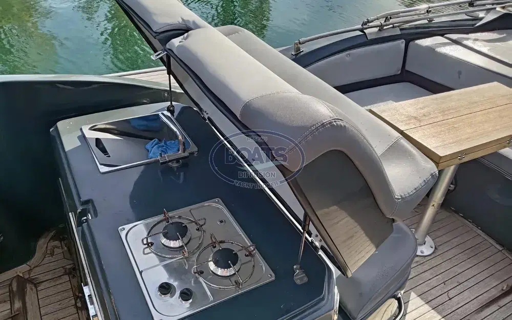 slider 8 Nuova Jolly Prince 35 Sport Cabin