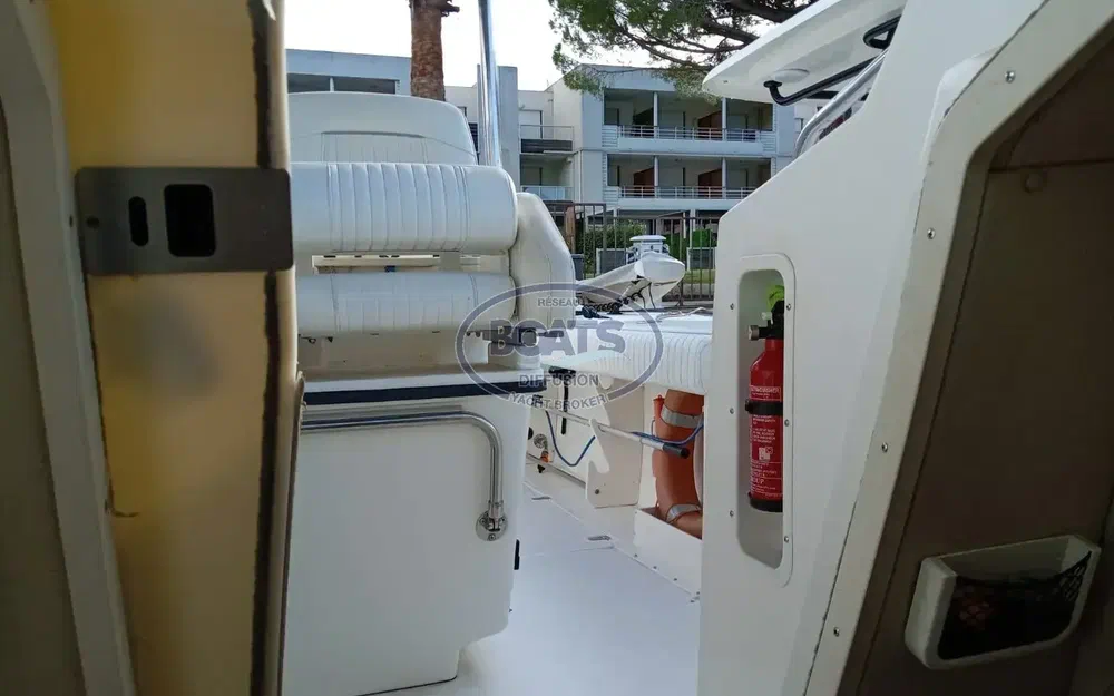 slider 9 Boston Whaler 28 Outrage