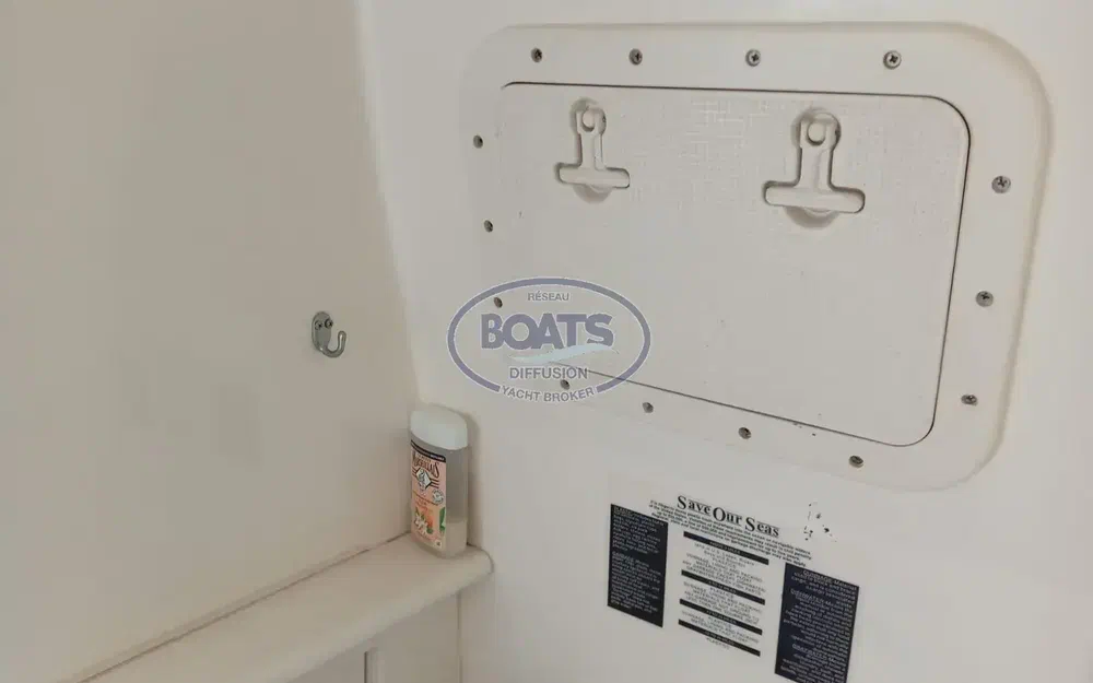 slider 13 Boston Whaler 28 Outrage