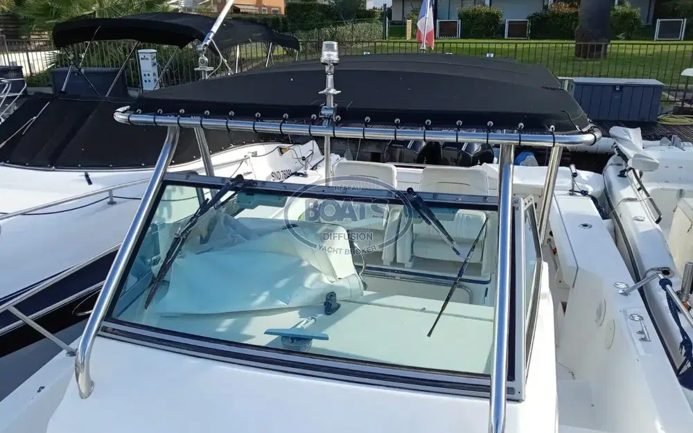 slider 3 Boston Whaler 28 Outrage