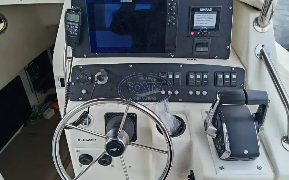 slider 6 Boston Whaler 28 Outrage