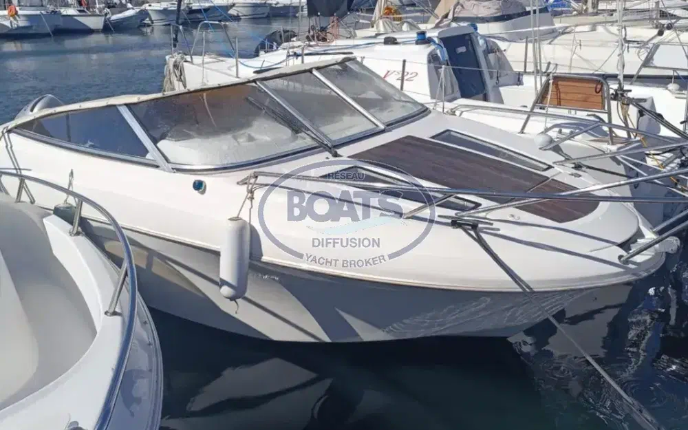 slider 1 Jeanneau Cap Camarat 635