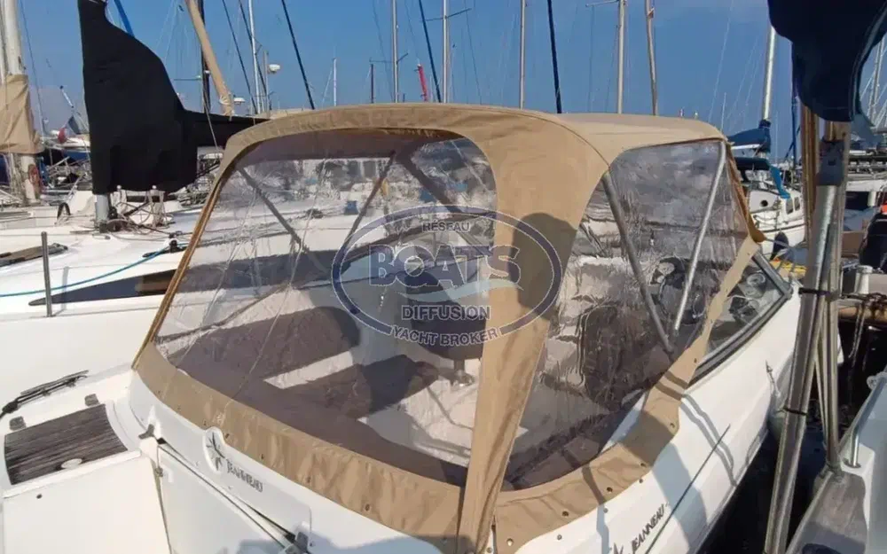 slider 4 Jeanneau Cap Camarat 635