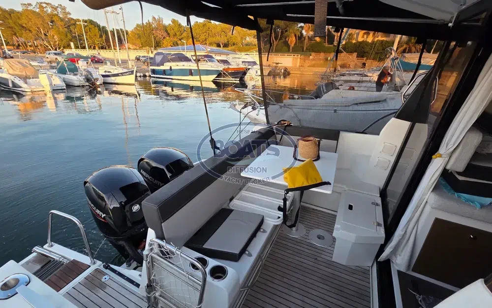 slider 13 Jeanneau Merry Fisher 895