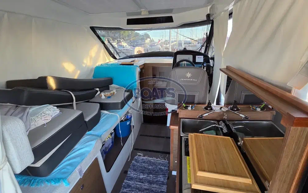 slider 4 Jeanneau Merry Fisher 895