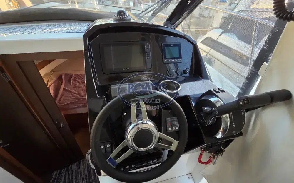 slider 6 Jeanneau Merry Fisher 895