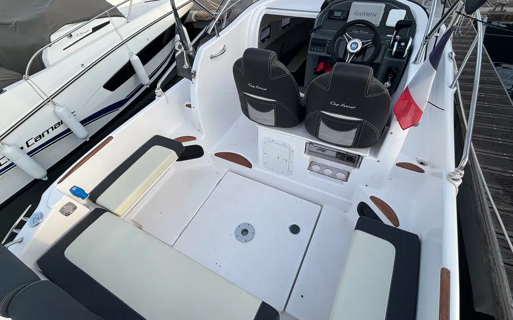 slider 8 B2 Marine Cap Ferret 752Cruiser