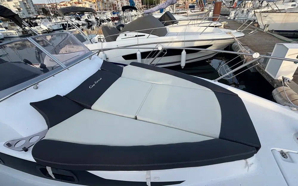 slider 4 B2 Marine Cap Ferret 752